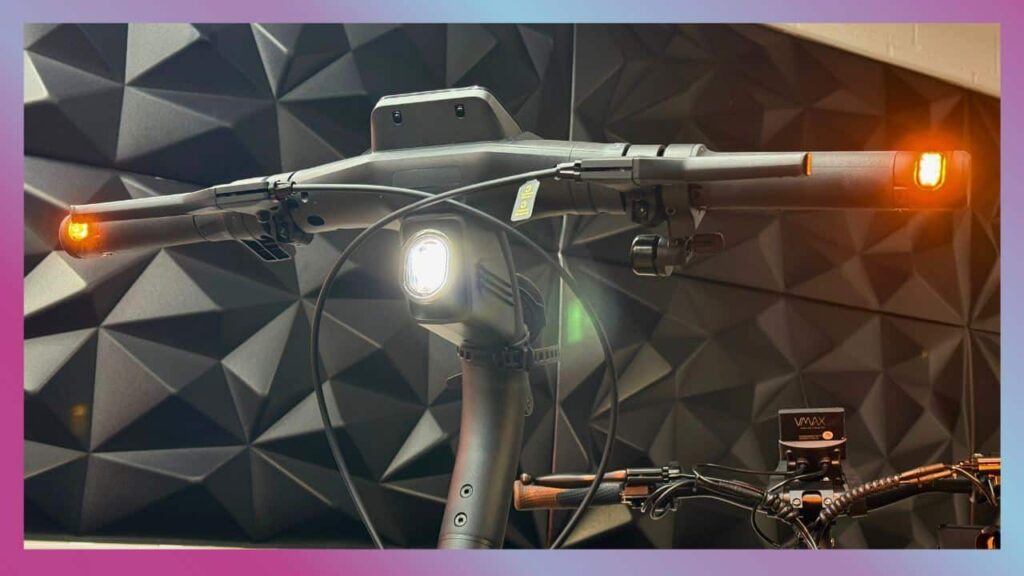 Blinkerpflicht 2027: So verändert sich der Markt für E-Scooter Abbiegen ohne Risiko: Bald sind Blinker beim E-Scooter Pflicht. Informiere dich jetzt über die Hintergründe und weshalb 2027 ein Schlüsseljahr wird.