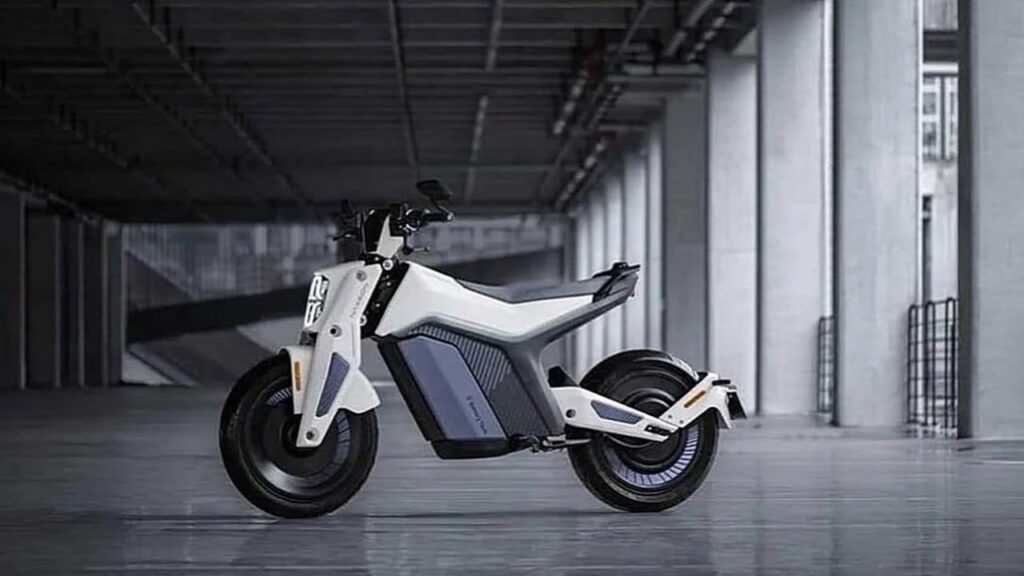 Top Speed und Schnellladen – Erlebe die Vorteile eines E-Motorrads mit Type-2-Ladeanschluss und Boost-Funktion in meinem persönlichen Review.