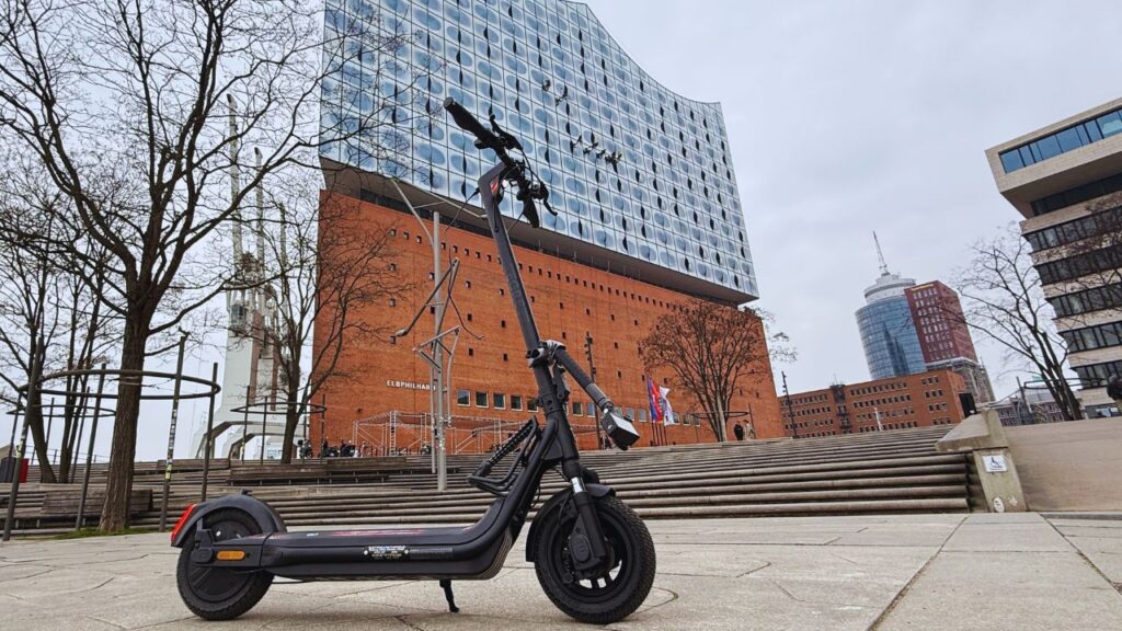 Egret Unit im Test: 799 Euro, 1.890 Watt und Gepäckträger serienmäßig Mein Egret Unit Test aus Hamburg: ehrliche Erfahrungen zu Motor, Akku, Komfort und Gepäckträger. Plus aktuelle Egret Aktion.